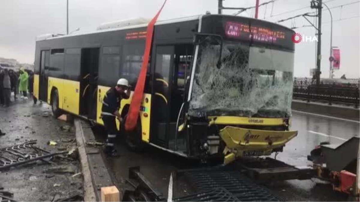Lastiği patlayan İETT otobüsü Galata Köprüsü\'nde kaza yaptı: 3 yaralı