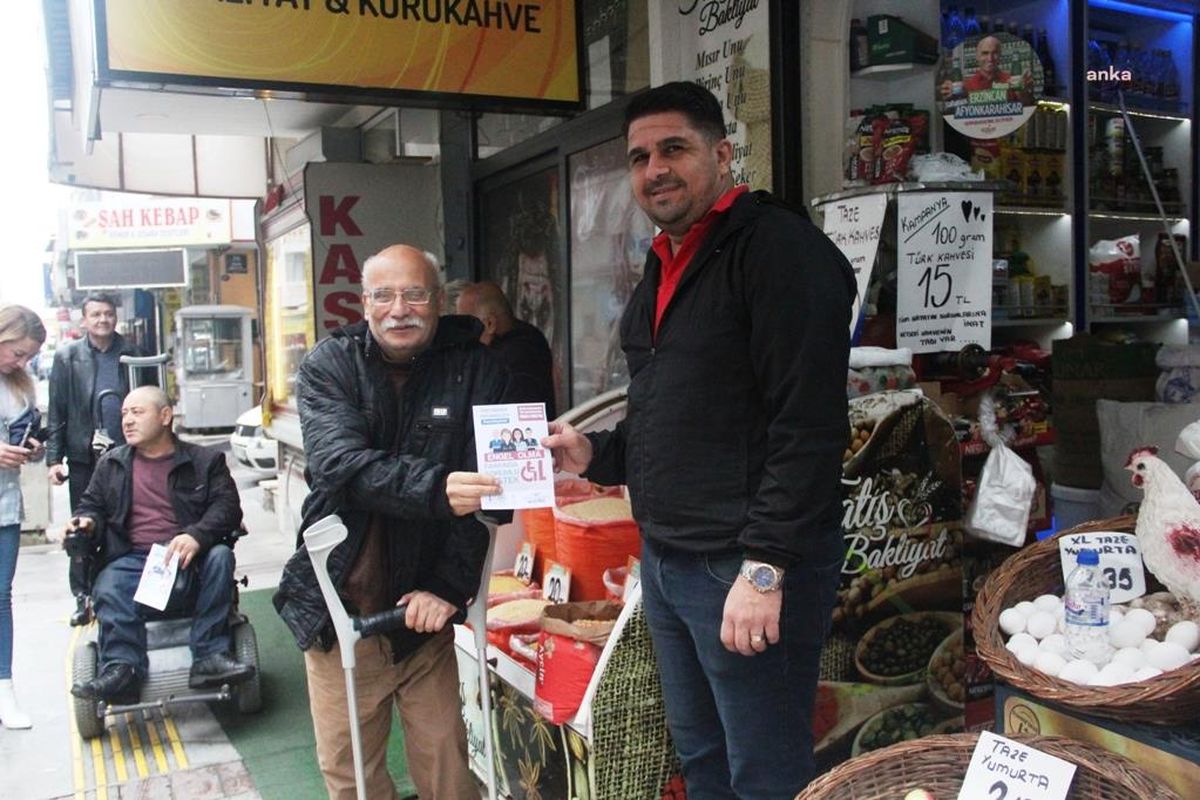 Konak\'ta \'Engelsiz Yol\' İçin Yürüdüler