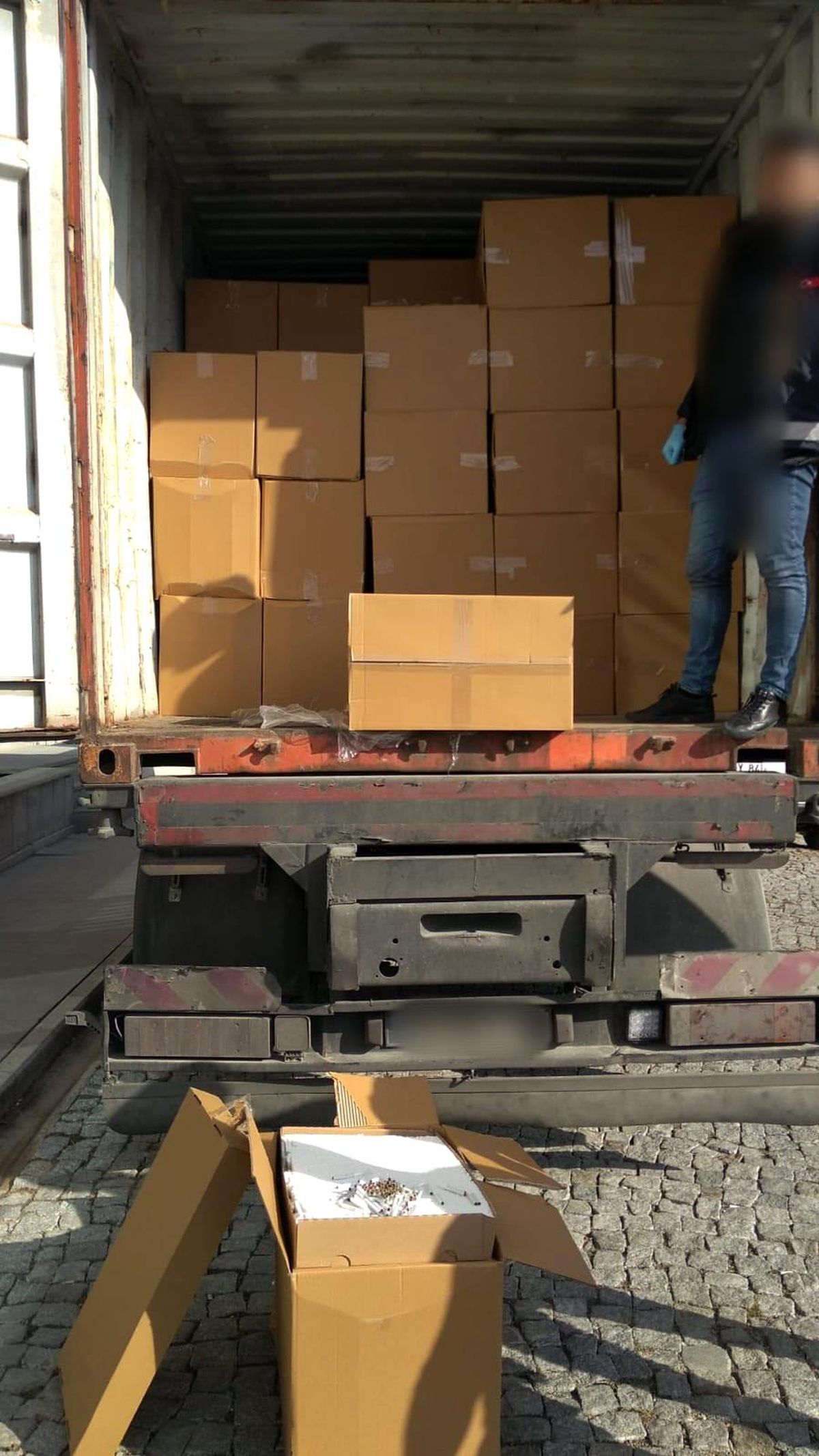 Konya\'da 3 milyon 600 bin adet kaçak sigara ele geçirildi