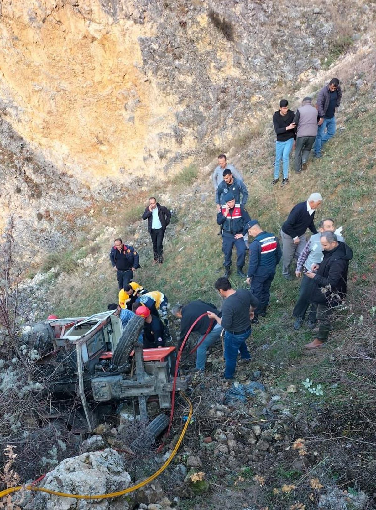 Samsun\'da devrilen traktörün altında kalan sürücü yaşamını yitirdi