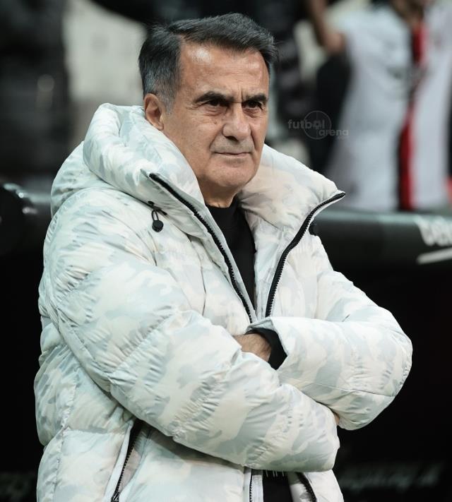Sosyal medya yıkıldı! Şenol Güneş'teki değişiklik görenlerin ağzını açık bıraktı: Estetik yaptırmış Sosyal medya yıkıldı! Şenol Güneş'teki değişiklik görenlerin ağzını açık bıraktı: Estetik yaptırmış