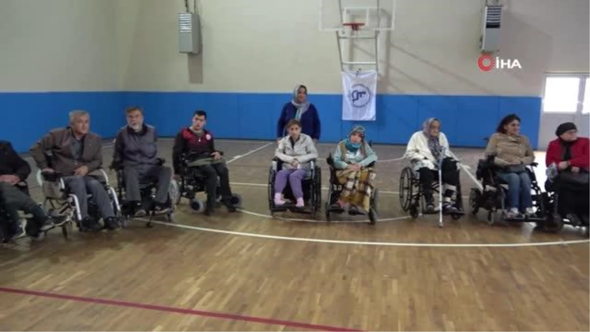 20 engelli vatandaş sandalyesine kavuşmanın mutluluğunu yaşadı