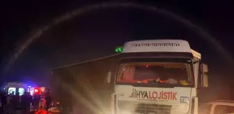 Batman'da otomobil tıra arkadan çarptı: 1 ölü, 5 yaralı