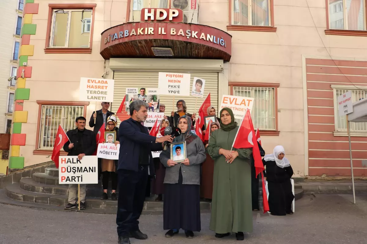 Diyarbakır annelerinin oturma eylemine bir aile daha katıldı