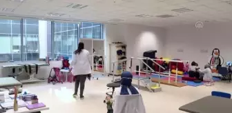 Engelli çocuklarda erken dönemde fizik tedavi başarı oranını artırıyor
