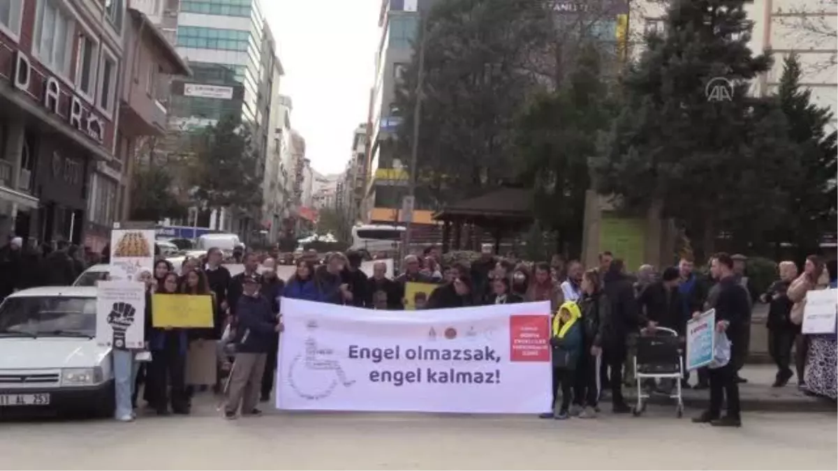 Gözleri kapalı yürüdüler, tekerlekli sandalyeye bindiler