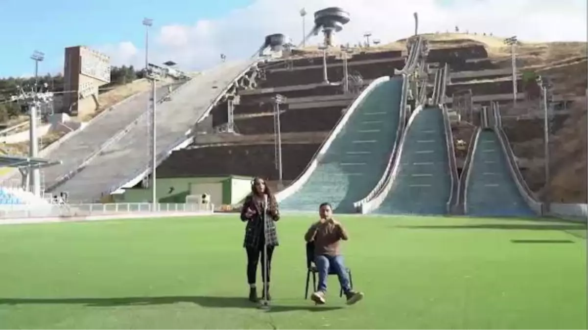 İŞARET DİLİ ÖĞRENİP, SANATÇILARLA KLİPTE ROL ALDILAR