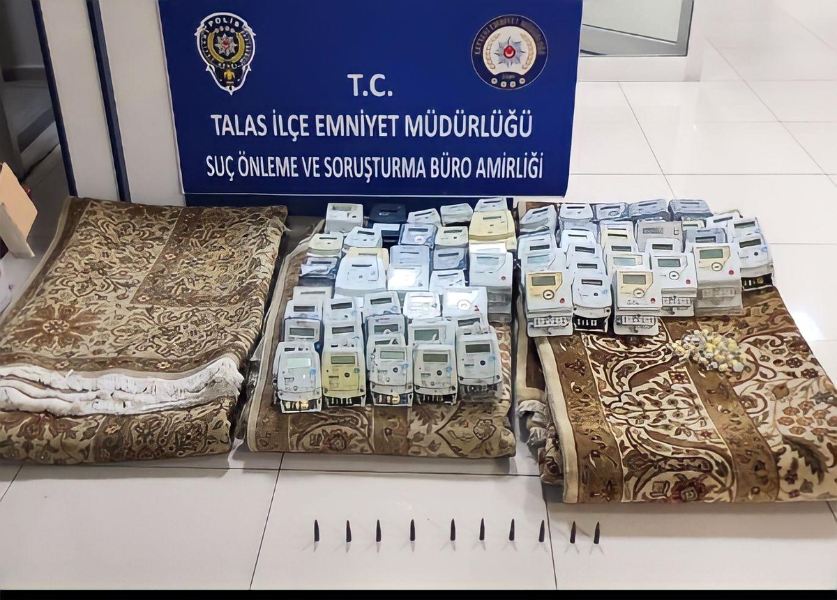 Kayseri polisi hırsızlık çetesini çökertti: 600 bin TL\'lik İran halısı ele geçirildi