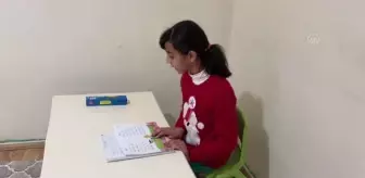 Konuşma güçlüğü çeken zihinsel engelli Melek, 15 ayda okuma yazma öğrendi