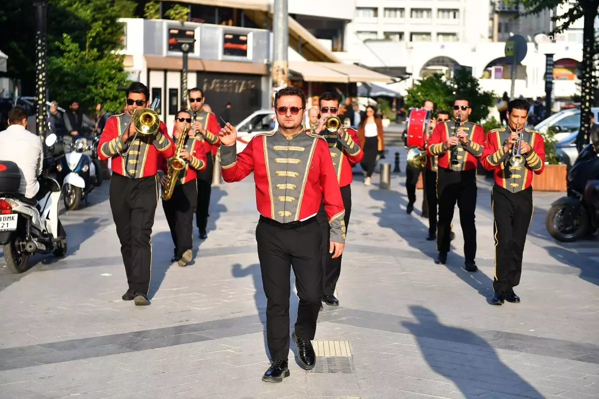 Mersin Büyükşehir Bandosu Pandemi Sonrası Tekrar Vatandaşlarla Buluştu