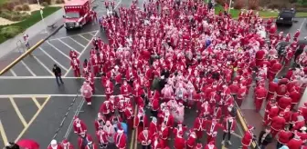 NEW JERSEY - Noel Baba kıyafetli yüzlerce kişi, 'Santa Fun Run' etkinliği kapsamında koştu