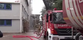 Ümraniye'de mobilya imalathanesinde yangın