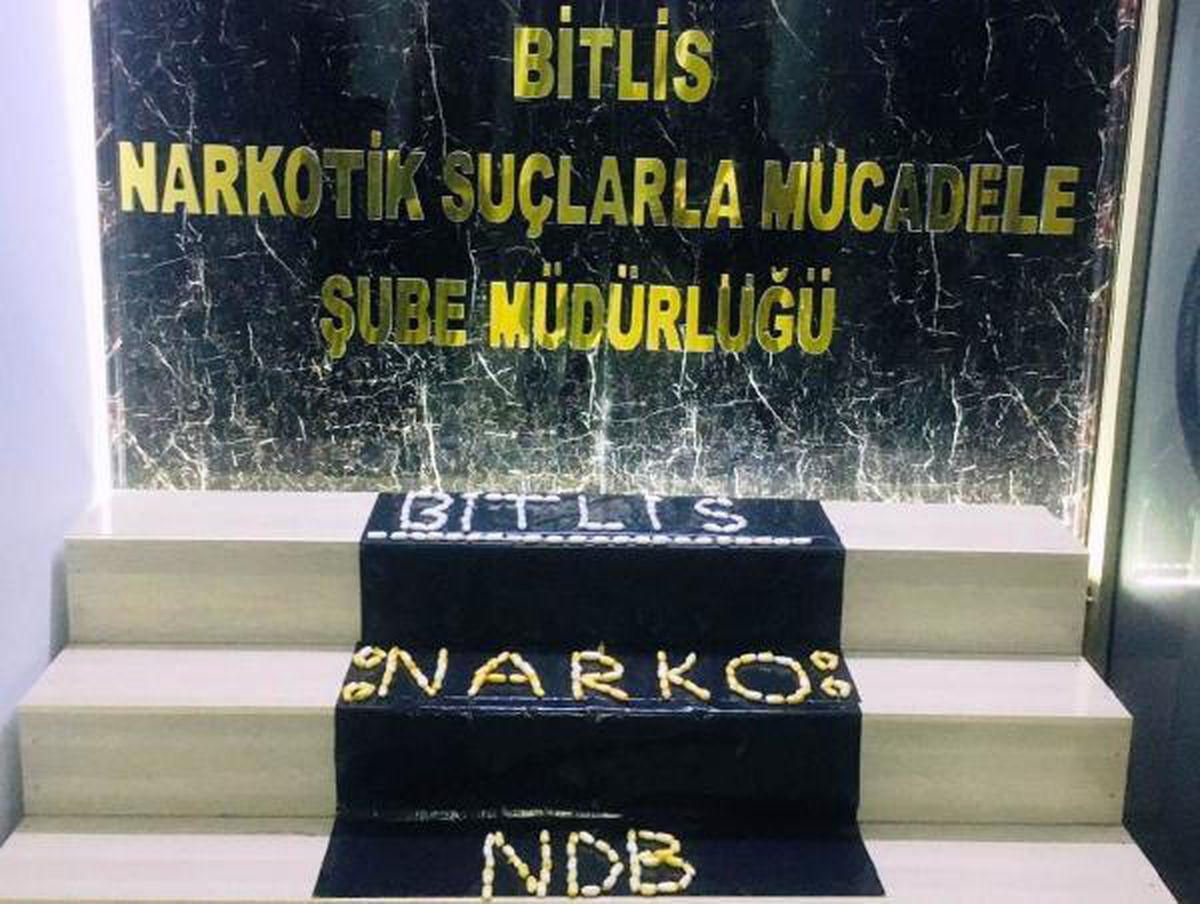 Üzerlerinde 1 kilo 194 gram metamfetamin ile yakalandılar