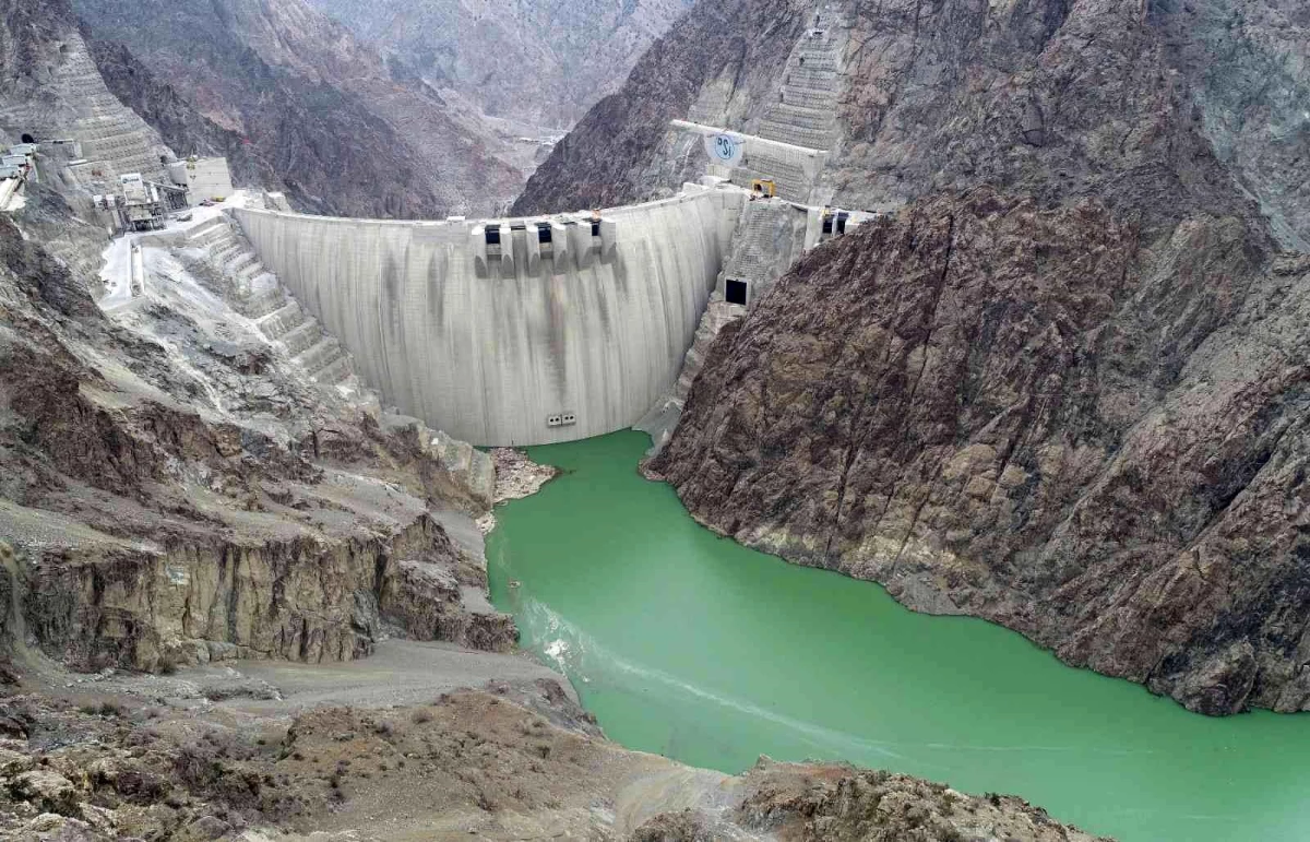 Yusufeli Barajı\'nda su seviyesi yükselmeye devam ediyor