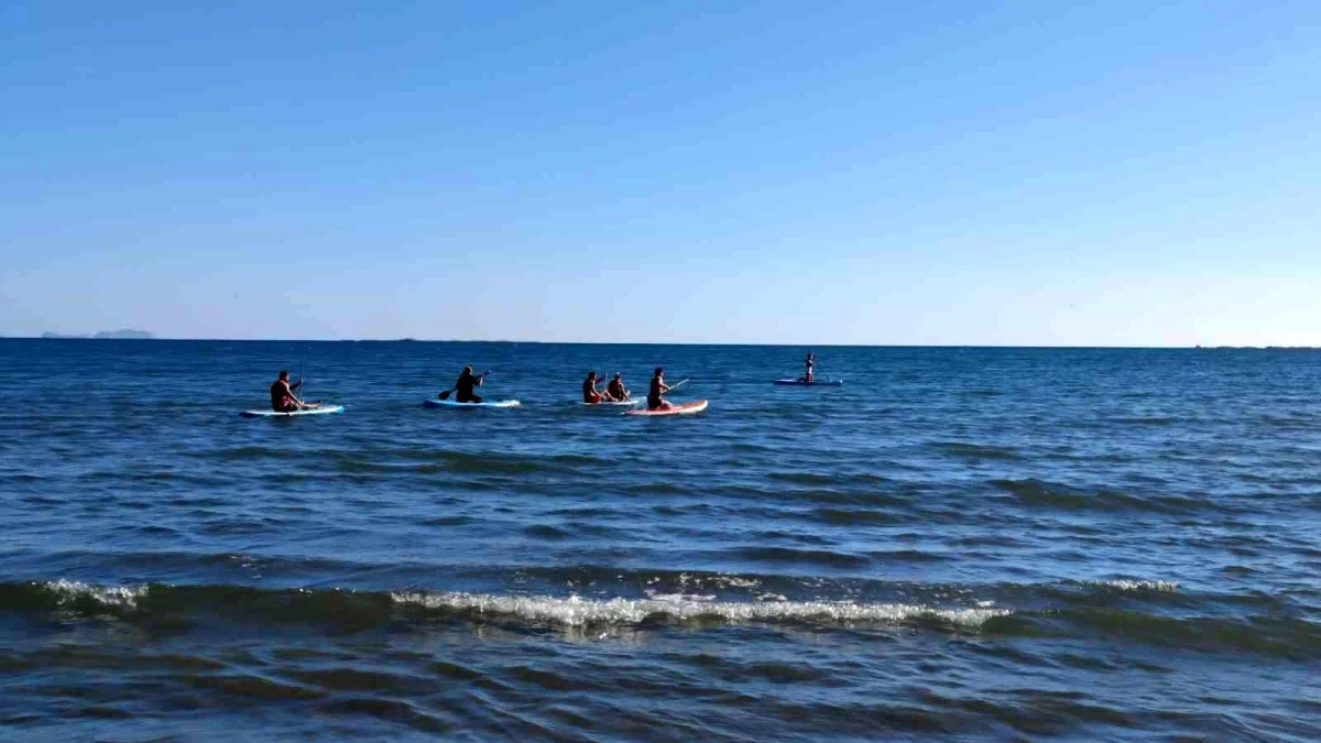 Antalya\'da balık havuzunun patladığı söylentisi: Finike sahili balık yakalamak isteyen vatandaşlarla doldu