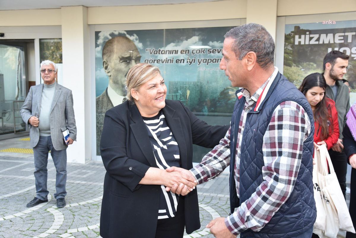 Ceyhan Belediyesi İhtiyaç Sahiplerine Tekerlekli Sandalyelerini Ulaştırıyor
