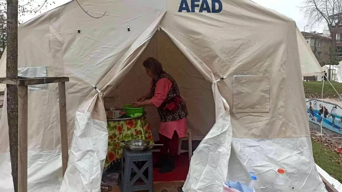 Depremin üstünden 10 gün geçti, korkusu hala sürüyor