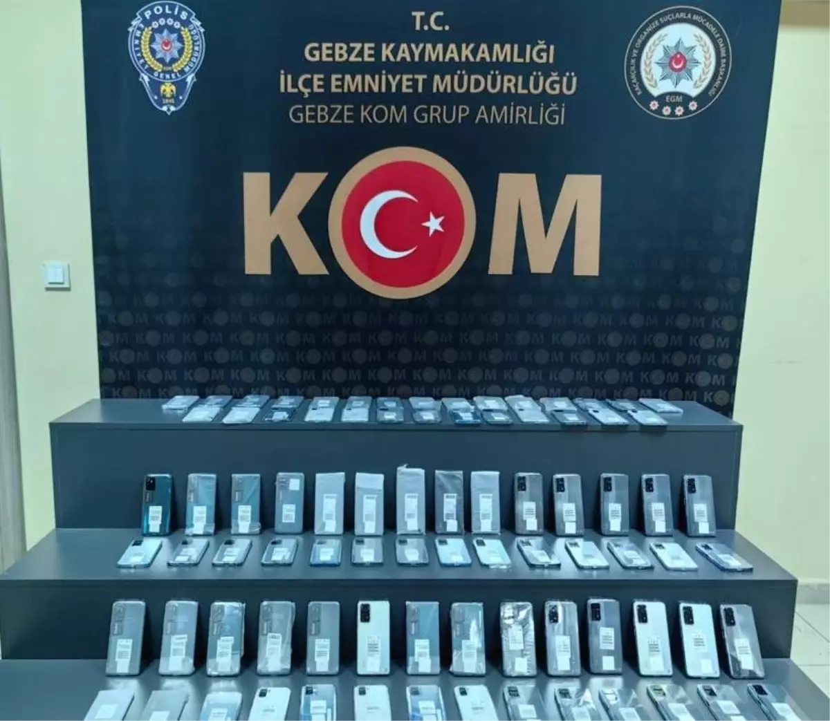 Kocaeli\'de 84 gümrük kaçağı cep telefonu ele geçirildi