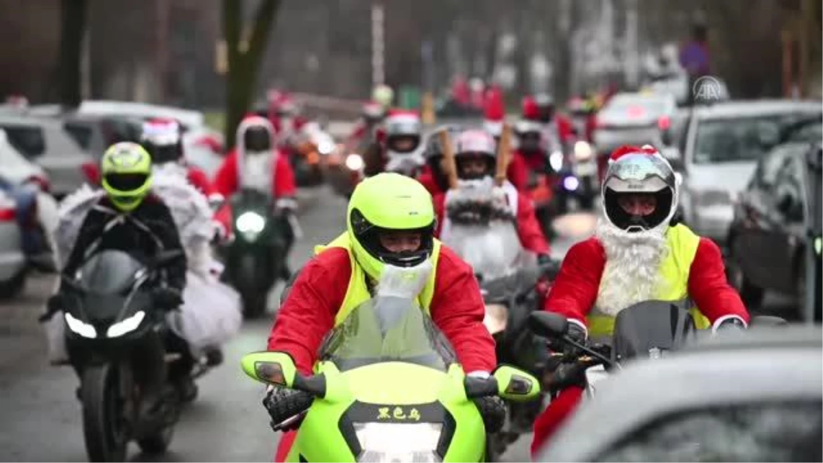 Noel Baba kostümlü motorcular Krakow\'da çocuk hastanesini ziyaret etti