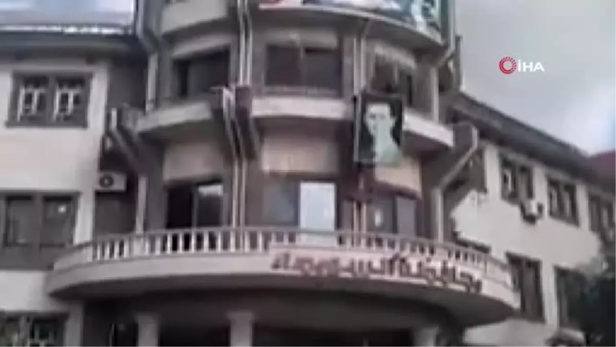 Suriye\'de rejim karşıtları valilik binasını bastı