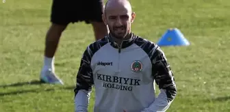 Alanyasporlu Efecan Karaca, performansının artacağına inanıyor