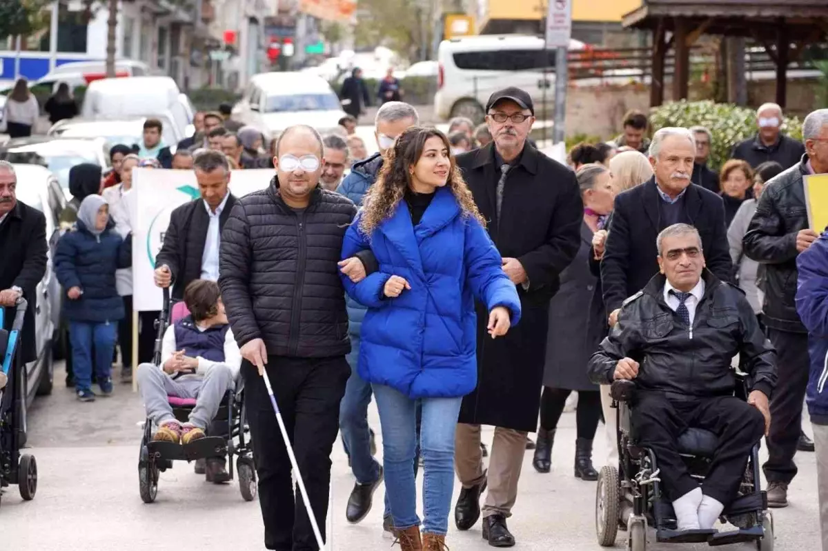 Bilecik\'te engelsiz yaşam empati yürüyüşü gerçekleştirildi