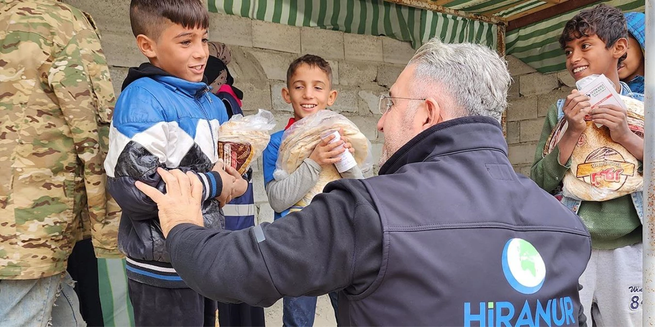 Hiranur Vakfı Suriye\'de Gıda ve Kıyafet Dağıtımı Gerçekleştirdi