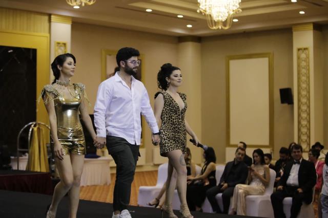 Miss Model Of Turkey'e Emrullah Köroğlu damgası! Hem jüride yer aldı hem yarışmacıların kıyafetlerini tasarladı