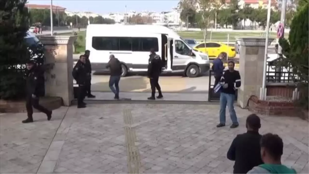 Tekneyle yurt dışına kaçmak isterken yakalanan 5 kişi tutuklandı