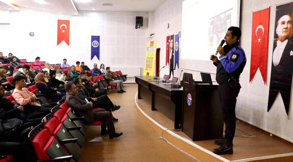 Akademisyen ve öğrencilere "kadına el kalkmaz" semineri