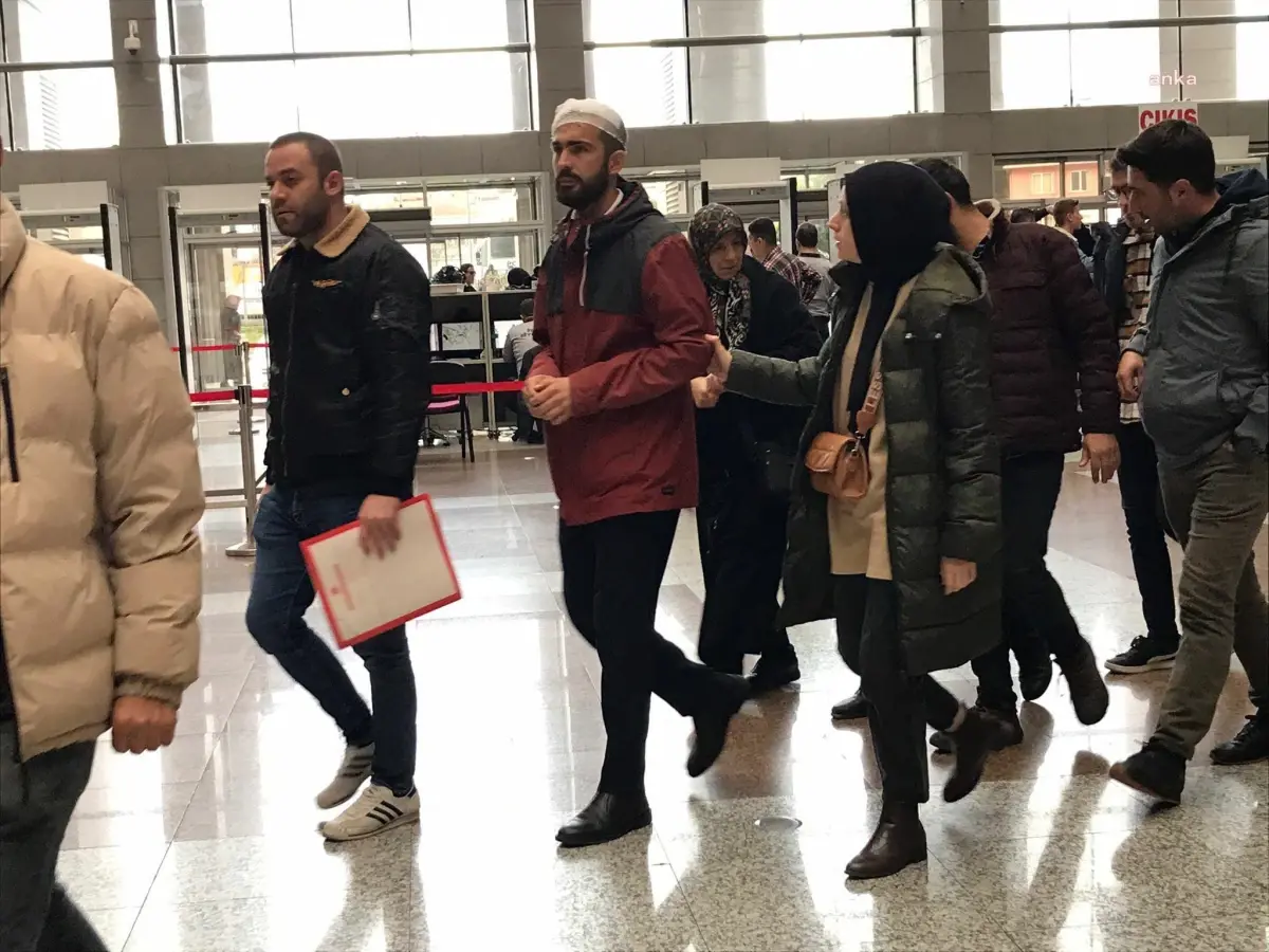 Alibeyköy\'deki Kaza Nedeniyle Tramvay Sürücüsünün Tutuklanması Talep Edildi: "Açlıktan Gözüm Kararmış veya Bayılmış Olabilirim"