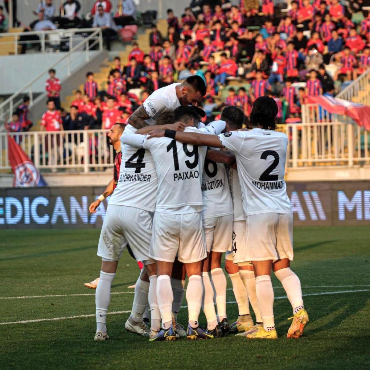 Altay\'ın bileği bükülmüyor