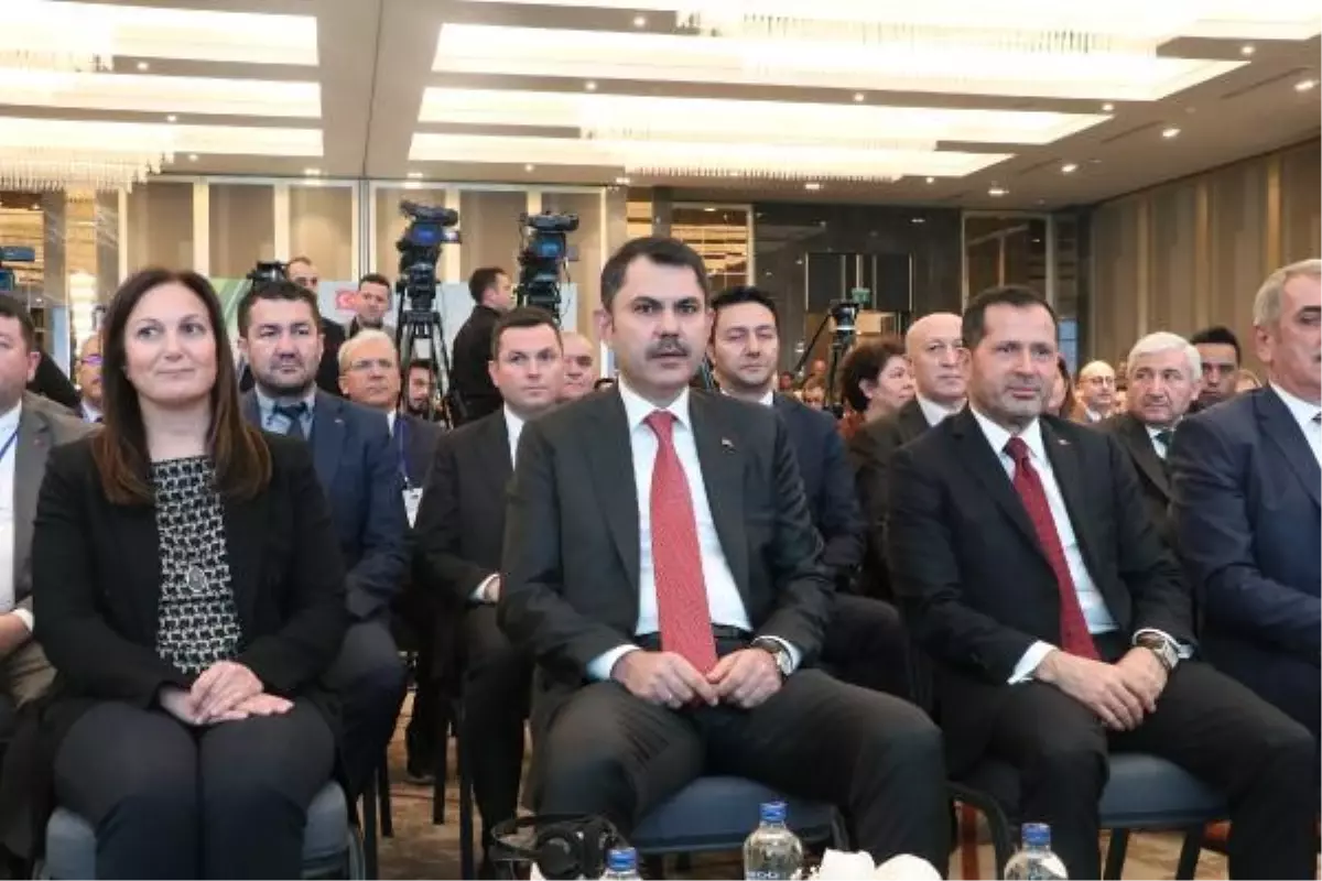 Bakan Kurum: Türkiye yurt dışından çöp değil, ham madde ithal ediyor