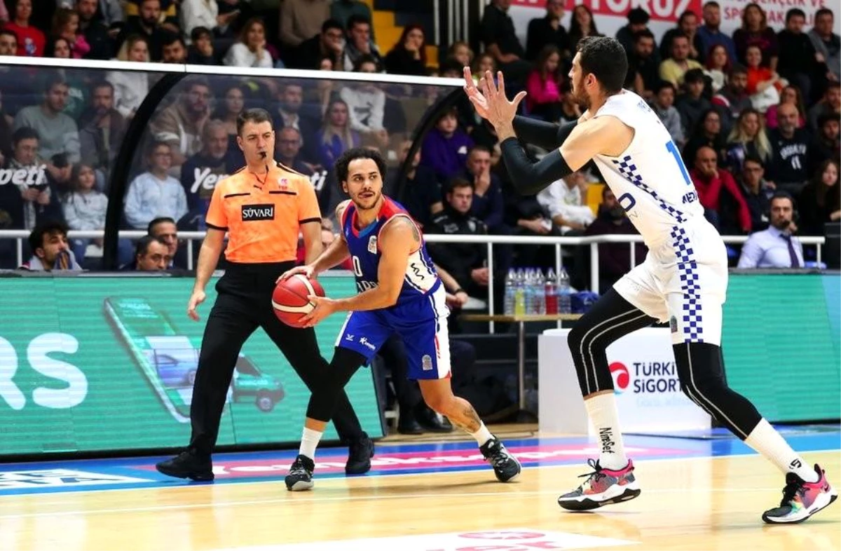 Basketbol Süper Ligi: Onvo Büyükçekmece Basketbol: 81 A.Efes: 76
