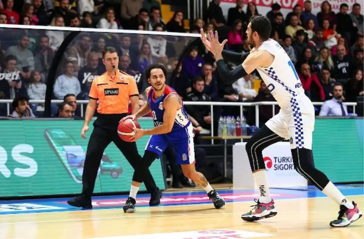 Büyükçekmece Basketbol - Anadolu Efes: 83-76