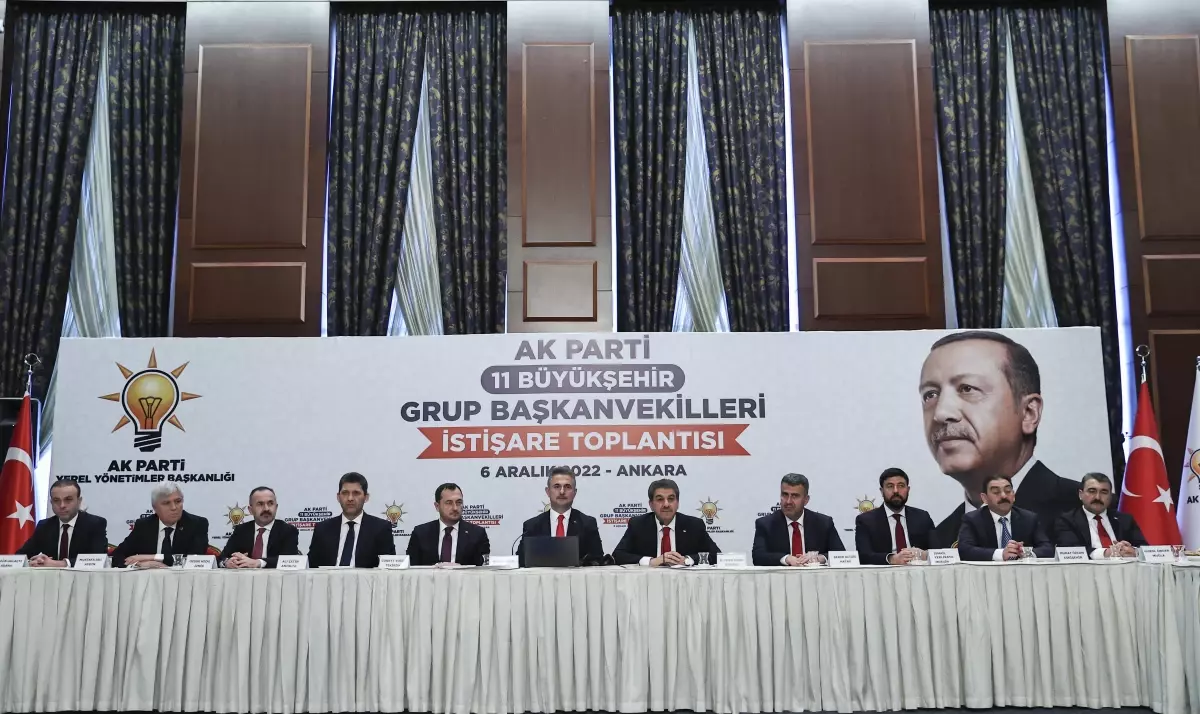 Cumhurbaşkanı Erdoğan, CHP\'li 11 büyükşehir belediyesinin AK Parti grup başkanvekillerini kabul etti