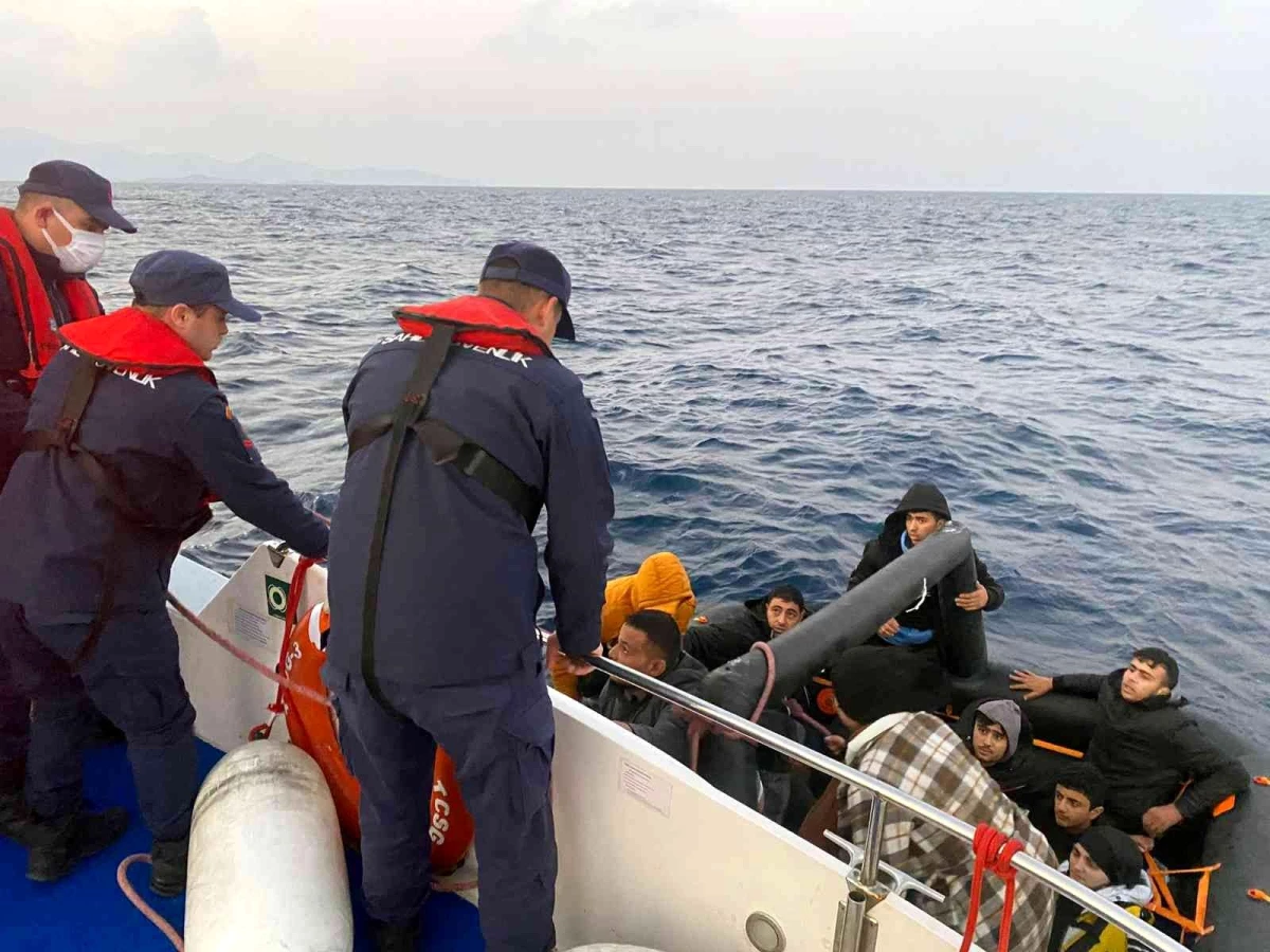Datça\'da 34 düzensiz göçmen kurtarıldı