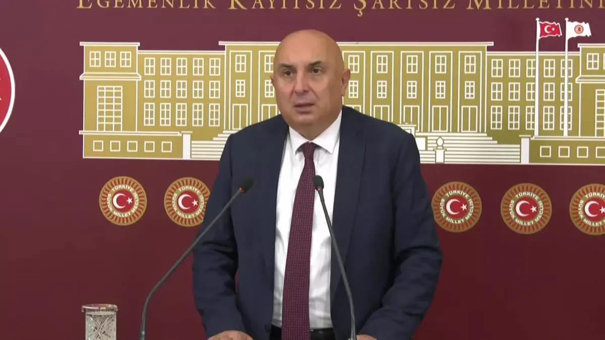 Engin Özkoç\'tan Hüseyin Örs\'e Yumruk Atılmasına Tepki: "Bunun Hesabını AKP İktidarı ya da Bu Aşağılık Saldırıyı Yapan Zafer Işık Verecek mi...