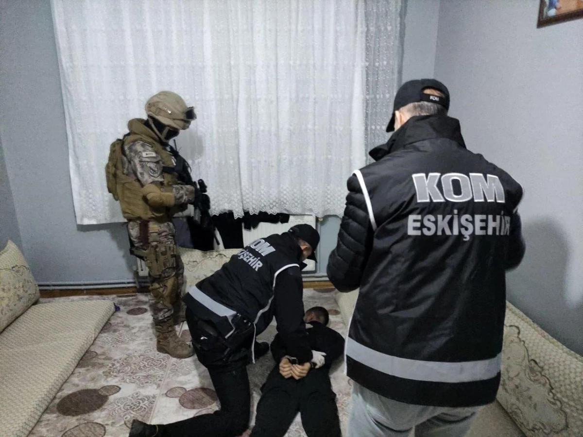 Eskişehir\'de Silindir Operasyonu\'nda 30 kişi gözaltına alındı