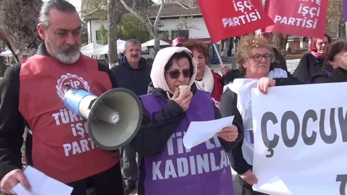 Hiranur Vakfı Kurucusu Gümüşer Sinop\'ta Protesto Edildi