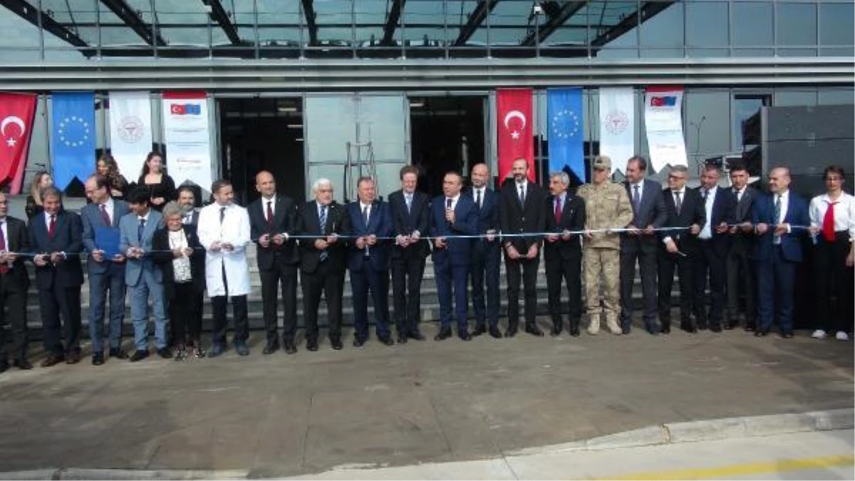 Kilis\'te, 400 yataklı Prof. Dr. Alaeddin Yavaşca Devlet Hastanesi hizmete açıldı