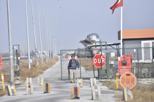 Konya'da askeri eğitim uçağı düştü! Pilot uçaktan atlayarak kurtuldu
