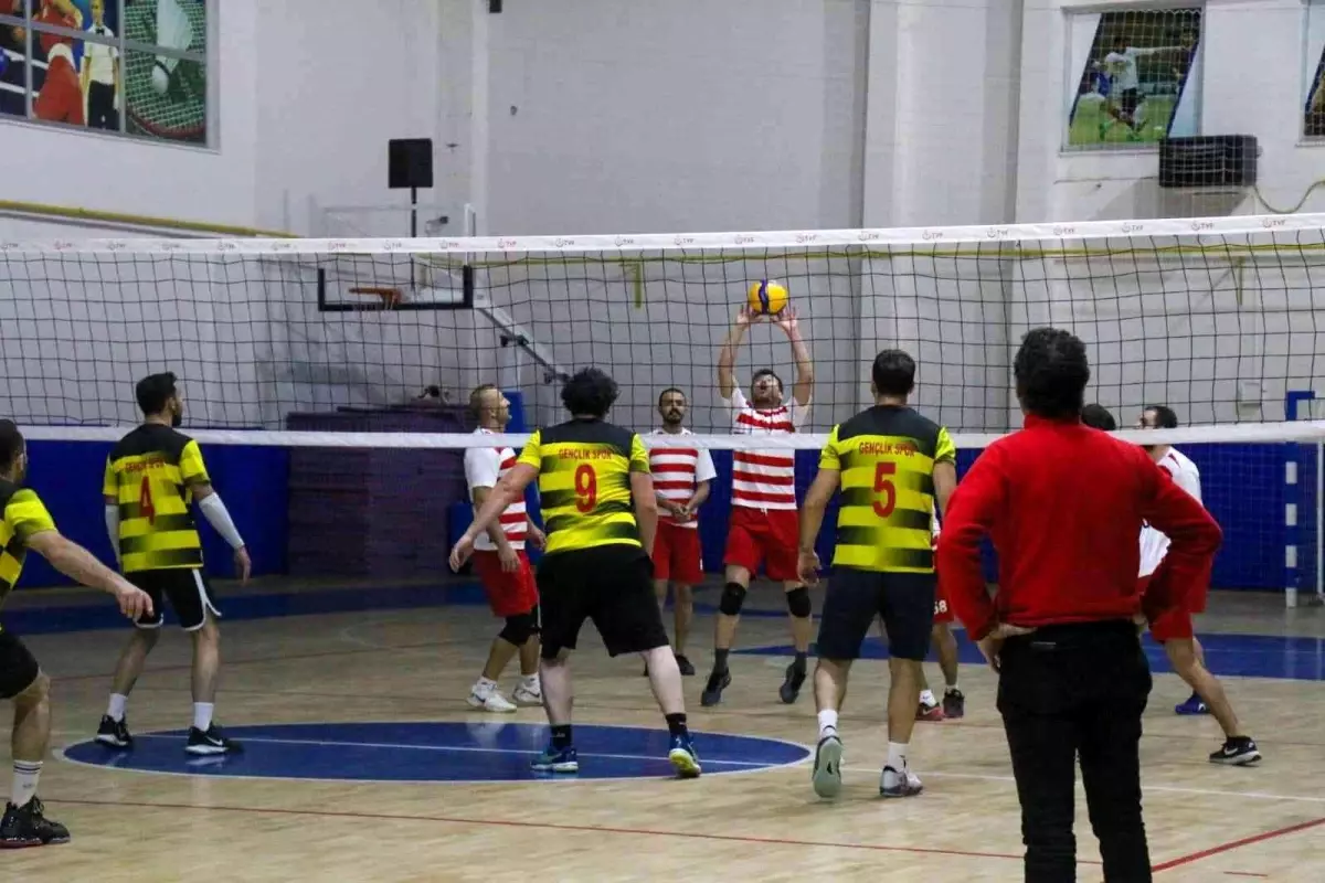 Kurumlar arası voleybolda şampiyonları belli oldu