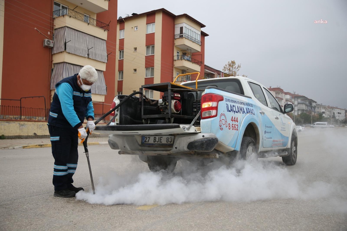Merkezefendi\'de Halk Sağlığı İçin İlaçlama Çalışmaları Devam Ediyor