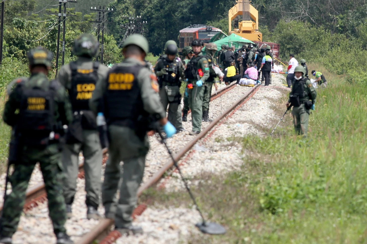 Tayland\'da Demiryolunda Meydana Gelen Patlamada En Az Üç Kişi Öldü