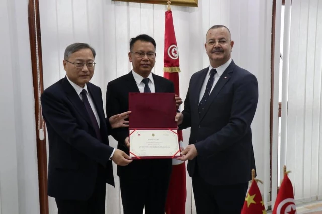 Tunus Sağlık Bakanı, Çin Sağlık Ekibinin Hizmetlerinden Övgüyle Bahsetti