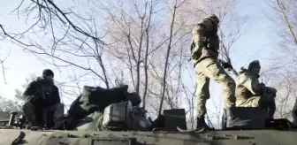 Ukrayna'da topçu birliklerinin faaliyetleri görüntülendi