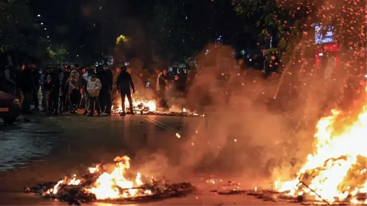 Yunanistan polisi 16 yaşındaki genci vurdu, halk sokağa indi