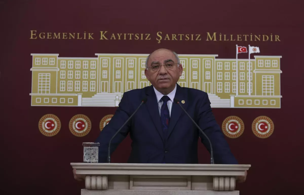 AK Parti\'li Karahocagil: "Yurt ve burs imkanlarını genişletmeyi sürdüreceğiz"