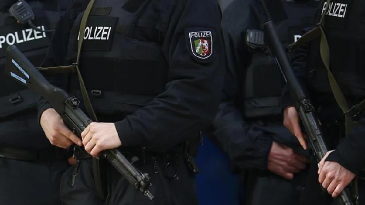 Almanya\'da darbe planlayan Nazilere operasyon! 25 kişi gözaltına alındı
